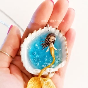 Mermaid and Sea Shell Necklace – Handmade Polymer Clay Miniature – Resin Ocean Art Pendant – Summer Jewelry – Unique Mermaid Gift