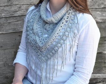 Boho fringe cowl made of organic cotton, hand crochet neckwarmer lightweight in dove grey, textured cowl with tassels or fringe