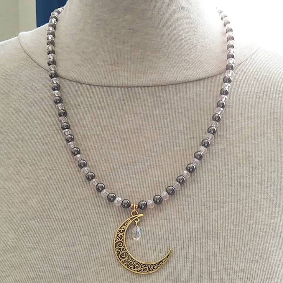 Crescent Moon Beaded Necklace With Pink 