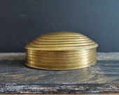 Brass Seashell Trinket Box Lidded Clam Shell Nautical Treasury Chest Coastal Decor Vintage Container Hinged Box Beach Cottage Gold Color
