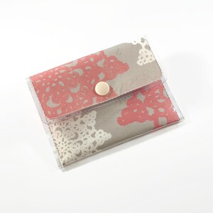 Estuche para tarjetas Snowflake Square, tarjetero pequeño, billetera minimalista vegana para mujer