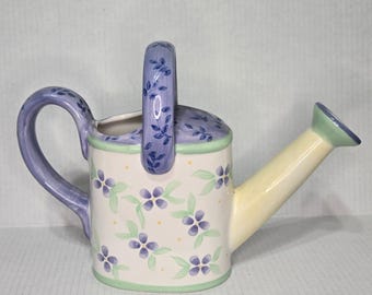Regadera de cerámica Pfaltzgraff Summer Breeze con estampado floral morado y amarillo 167-059-00
