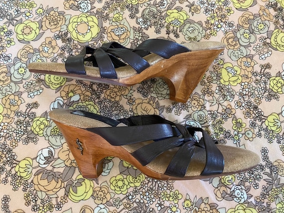 Size 6 Vintage Wooden Kitten Heels 1960s Wooden He
