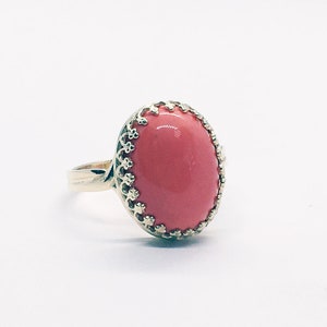 Coral Ring - Genuine Gemstone - Oval Crown Ring - Pink Ring - Gemstone Ring - Peach Coral Ring - Vintage Band - Orange Ring - Gold Ring
