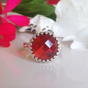 Garnet Ring - January Birthstone - Round Crown Ring  - Silver Ring - Promise Ring - Vintage Band - Gemstone Ring - Red Ring - Bridal Ring
