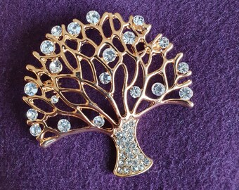 vintage 1980s art nouveau style dark red background gold butterfly diamante centre design cloisonne hatpin hat pin jacket lapel pin