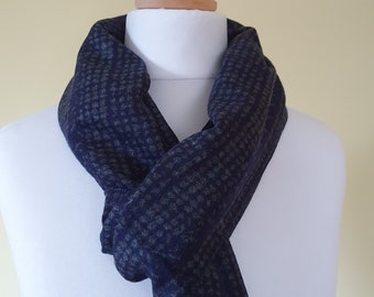 Men's scarf. Navy and grey.