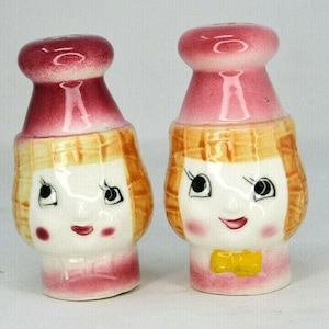 Vintage Grantcrest Anthropomorphic Peanuts Salt and Pepper Shakers Japan