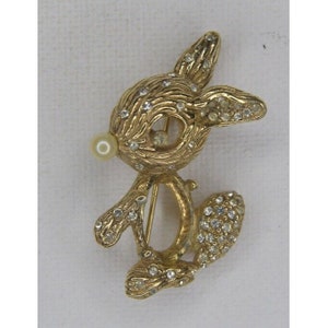 Vintage Gold Tone Bunny With Rhinestones And Faux Pearl Nose Pin Costume Jewelry