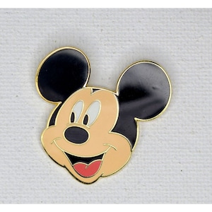 Disney 2002 Chubby Smiling Mickey  Face Cast Lanyard Series Pin#13517