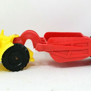 Vintage Auburn Rubber Toy Earth Mover Scraper Construction Toy 10 1/2 in.