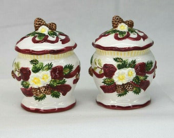 Vintage Urn Shaped Christmas Figural Salt And Pepper Shakers