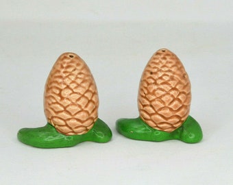 Vintage Ceramic Pine Cones Novelty Salt And Pepper Shakers