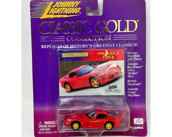 Johnny Lightning Classic Gold Red 1998 Dodge Viper GTS Yellow Wheels  1/64