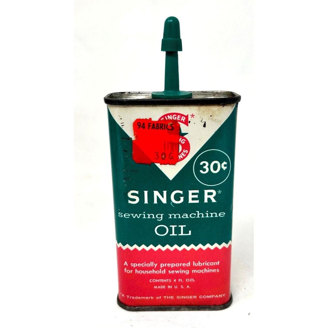 Vintage Singer Sewing Machine Tin 4 Oz Oil Can Plastic Top Handy Oiler