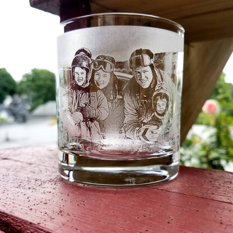 CuttingEdgeBoston Rocks Glass - Thumbnail 3