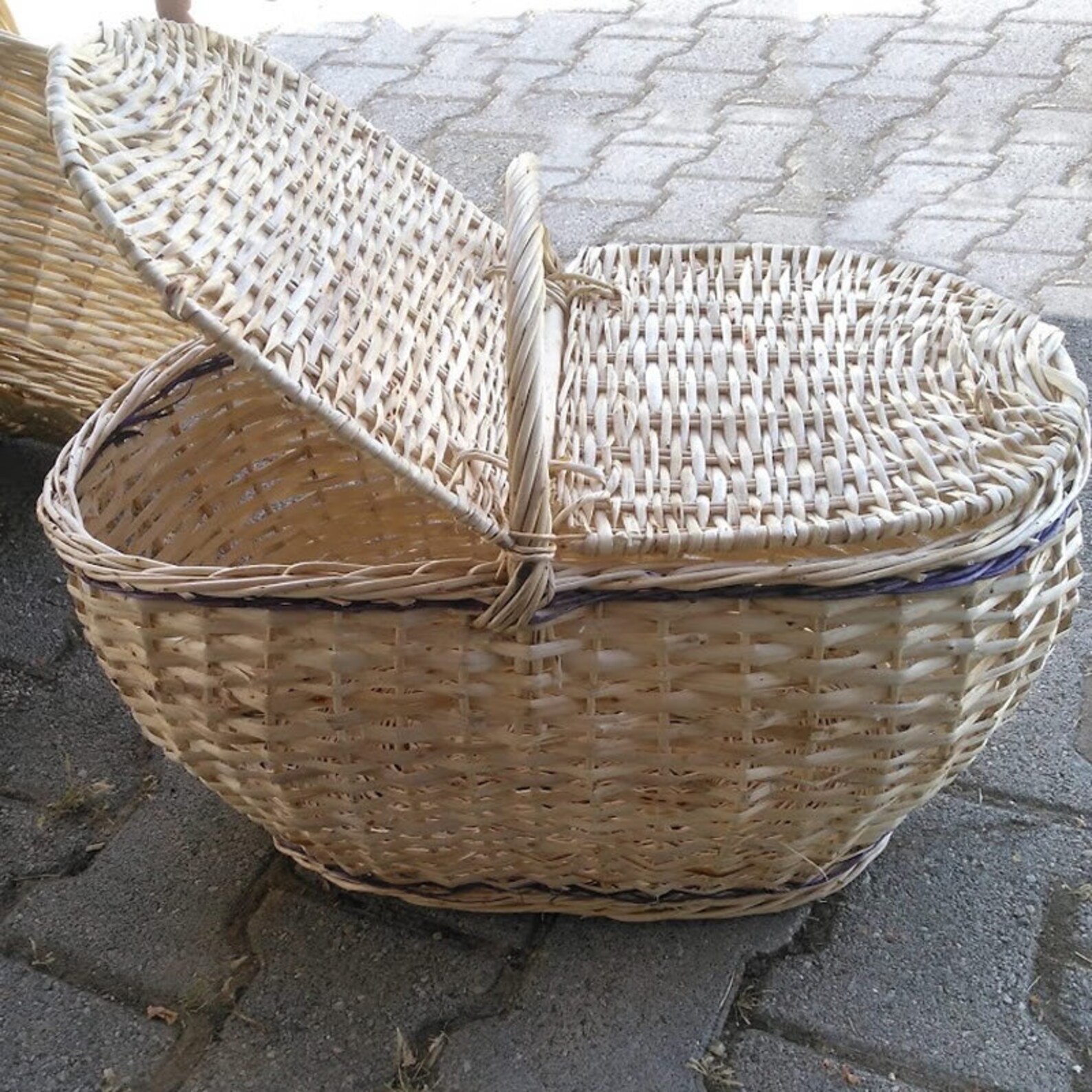 Wicker Rattan Picnic Basket with lid Etsy