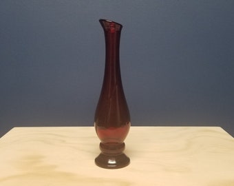 Jarrón de vidrio con forma de espiral en rojo rubí de Avon, estilo vintage