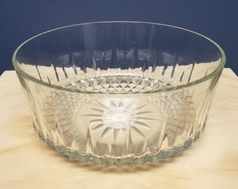 Arcoroc Diamant Glass Serving Bowl, Large Vintage Bowl with Diamond Pattern, France