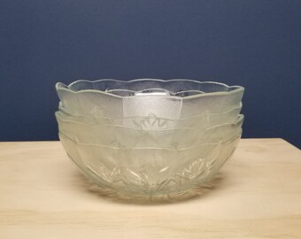 4 Vintage Glass Salad Soup Bowls with Rose Design, Pasari, Pressed Glass Bowl