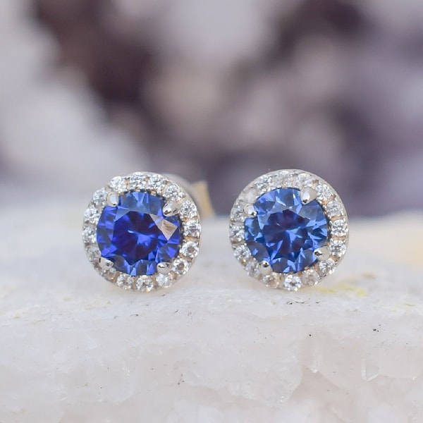 Boucles d’oreilles Halo Saphir 1,5 ctw, Boucles d’oreilles Blue Stud, Boucles d’oreilles Halo, Boucles d’oreilles de mariage, Saphirs cultivés en laboratoire, Boucles d’oreilles de mariée, Pierre de naissance de septembre