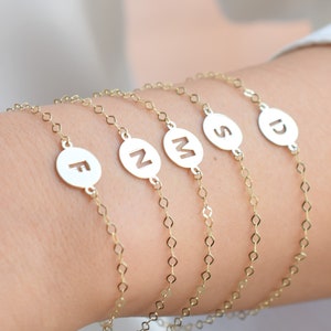 Pulsera con inicial para niño en oro macizo de 14 k / Pulsera con letra personalizada para bebé / Pulsera delicada para niño / Pulsera con nombre / Regalo para el día de la madre