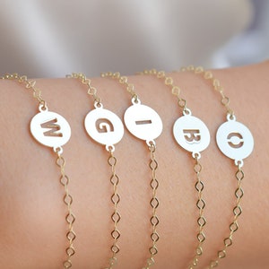 Pulsera con inicial para niño en oro macizo de 14 k / Pulsera con letra personalizada para bebé / Pulsera delicada para niño / Pulsera con nombre / Regalo para el día de la madre