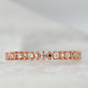 Bague Demi Éternité En Or Rose, Bague de Fiançailles, Bague empilable, Bague de Promesse, Bague Minimaliste, Bague Rose, Bague Point, Bague Empilable, Bande Art Déco