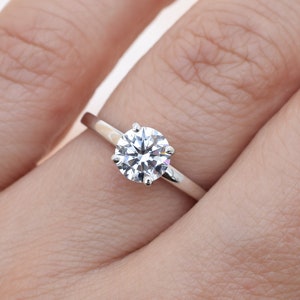 0.9 ct Round Solitaire Engagement Ring, Promise Ring, Wedding Ring,Bridal Ring, Man Made Diamond Simulants, Gift for her