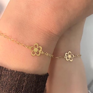14K 純金 母娘 フラワーブレスレット、母子ブレスレットセット、お揃いブレスレットセット、洗礼ギフト、姉妹ブレスレット、友達