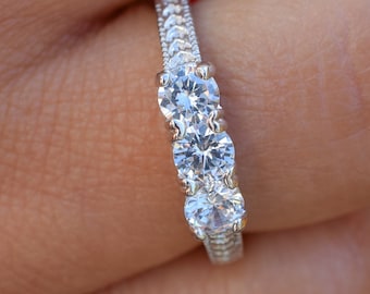 Anello di fidanzamento con tre pietre in argento sterling in stile vintage