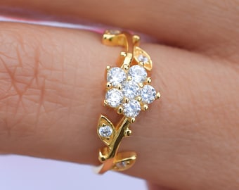 18k Gold Flower Ring / Engagement Leaf Ring for her