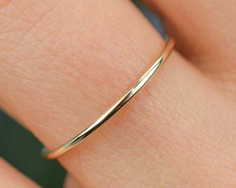 14k Solid Gold Ring 1mm, Gouden Stapelring, 14K Solid Gold Ronde Trouwring, Sierlijke Stapelring, Eenvoudige Delicate Ring, Dunne trouwring