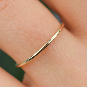 14k Solid Gold Ring 1mm, Gold Stacking Ring, 14K Solid Gold Round Wedding Band, Dainty Stacking Ring, Simple Delicate Ring,Thin wedding band