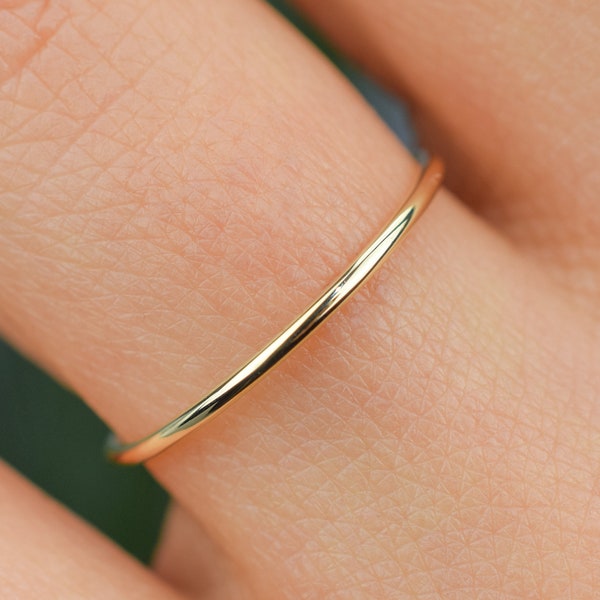 Anillo de oro sólido de 14k de 1 mm, anillo de apilamiento de oro, banda de boda redonda de oro sólido de 14K, anillo de apilamiento delicado, anillo delicado simple, banda de boda delgada