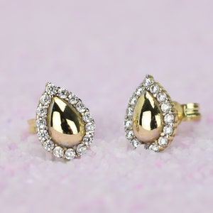 14k Solid Gold Pear Earrings, Pear Shaped Earrings, 14k Studs, 14k Gold Earrings, Bridal Earrings, Teardrop Earrings, Wedding Earrings