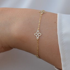 14k Solid Gold Flowers Charm Bracelet, Gold Flower Bracelet, Flower Pendant, Minimalistic Bracelet, 14k Delicate Bracelet, Gift For Her