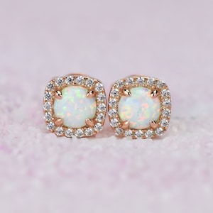 18k Rose Opal Ohrringe, Opal Ohrstecker, Platz Halo Ohrringe, Hochzeit Ohrringe, Oktober Geburtsstein, Opal Schmuck, Brautjungfern Geschenk