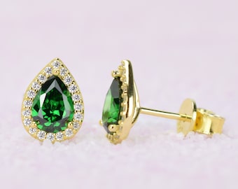 18k Gold Pear shaped Emerald Earrings, May Birthstone, Green Earrings,Halo Earrings, Teardrop Stud,Lab Emeralds,Emerald Studs,Bridal Earring