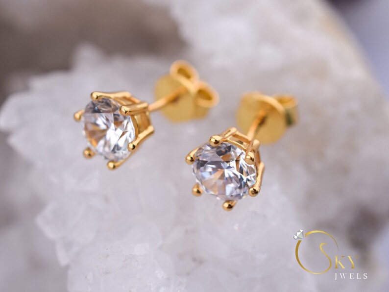 Bridal Earrings Round Studs 1.7 ct Gold 6 Prong Earrings Gold Earrings,6 Prong Studs,Wedding Stud Earrings,Man Made Diamond Simulants