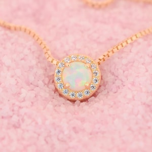 0.6 ct 18k Gold Opal Necklace, Opal Round Pendant, Wedding Necklace, October Birthstone, Chain Opal Pendant, Bridesmaids gift, Gift for Her