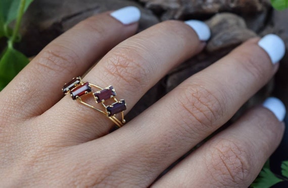 14k Vintage Gold Ring, Red Stone Ring, Gold Ring, Baguette Ring, 14k Ring, Gold Wire Ring, Anniversary Ring, Dainty Ring, Vintage Ring