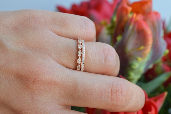 thin band thin gold ring set