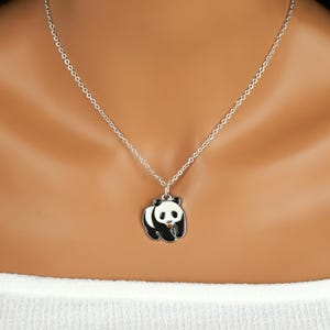 パンダベアネックレス - パンダギフト - アンティークゴールドとエナメルのパンダジュエリー - パンダチャームペンダントネックレス