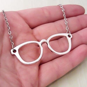 Eyeglasses Necklace - Antique Silver Jewelry - Spectacles Charm Necklace - Glasses Pendant - Silver Glasses Necklace