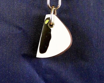 Fordite Keychain - 26.68mm x 19.49mm x 7.62mm          (2710)