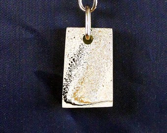 Fordite Keychain - 29.77mm x 19.14mm x 6.31mm          (2605)