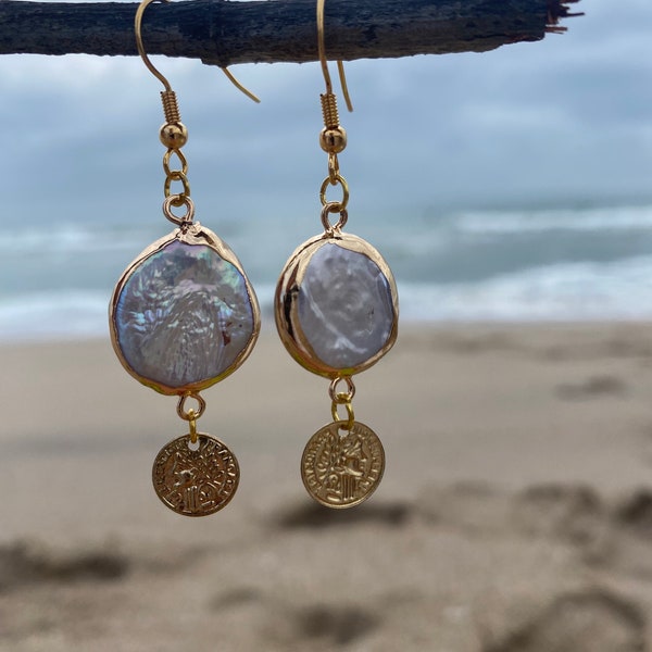 Sea Shimmer: Keshi Pearl Charm Earring