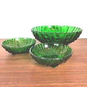 Vintage Emerald Green Glass Bowl Set: Bubble Swirl Design