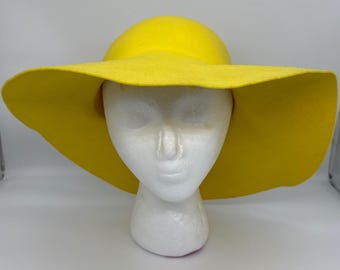 VTG Betmar New York Yellow 100% Wool Felt Wide Brim Floppy Sun Hat Bow Accent
